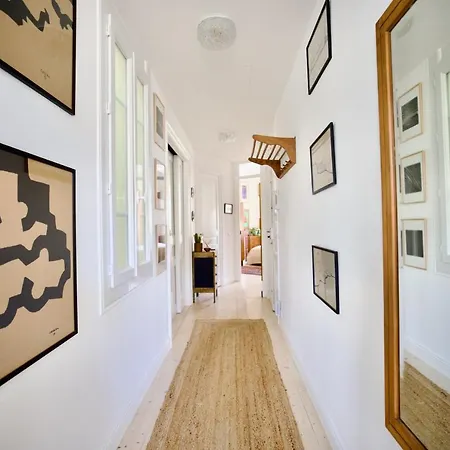 Apartment Bright & Spacious In Great Location *