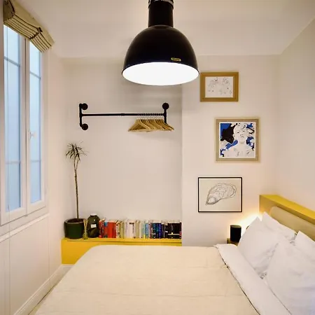 Bright & Spacious In Great Location